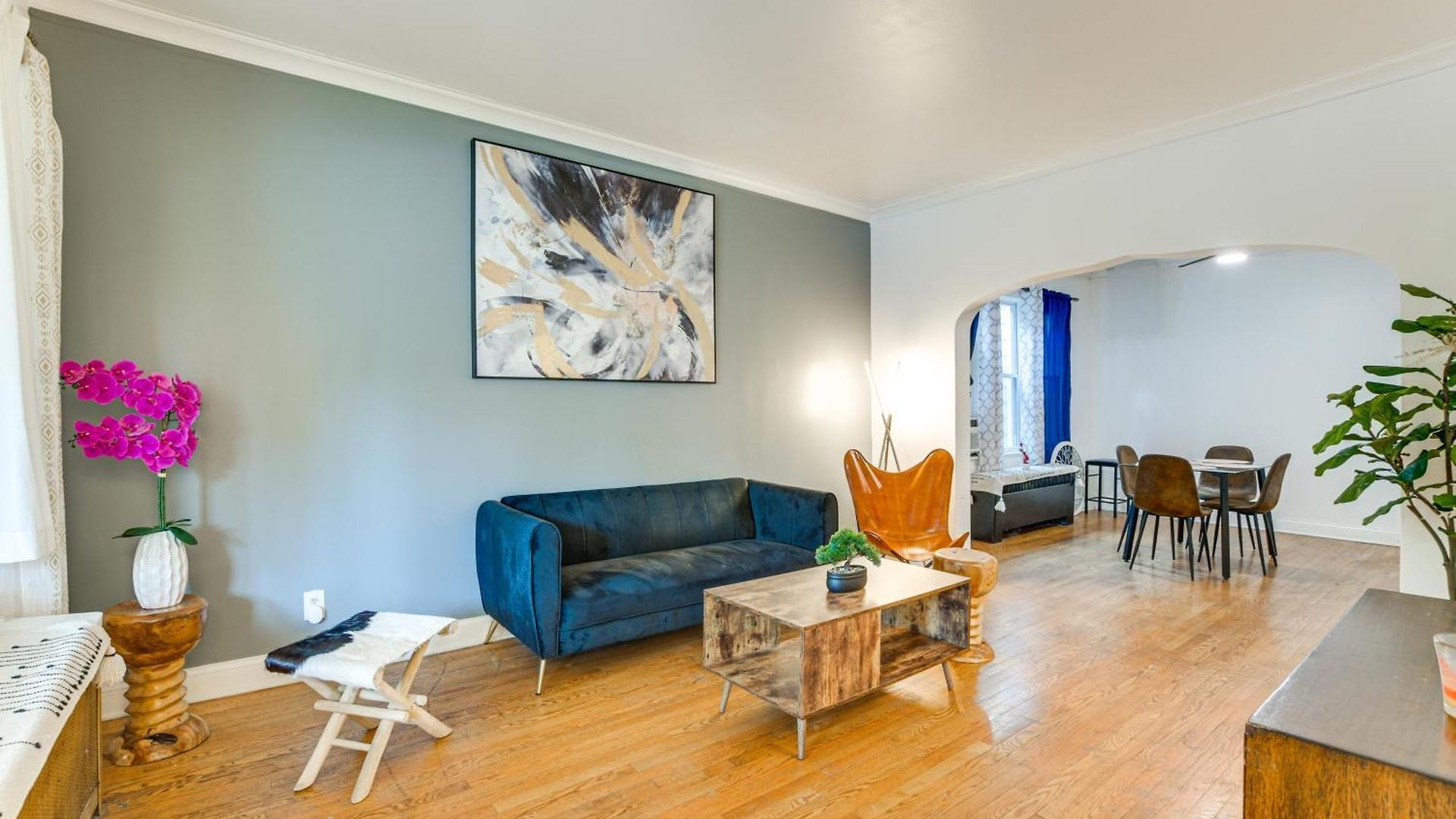 2 Mi To Rainbow Park: South Side Charmer! Apartment Chicago