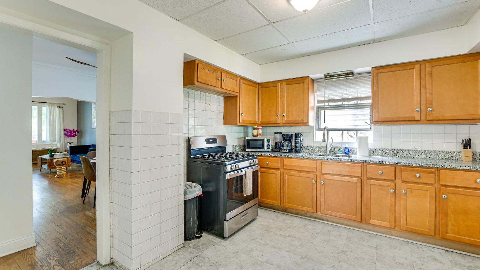 2 Mi To Rainbow Park: South Side Charmer! Apartment *