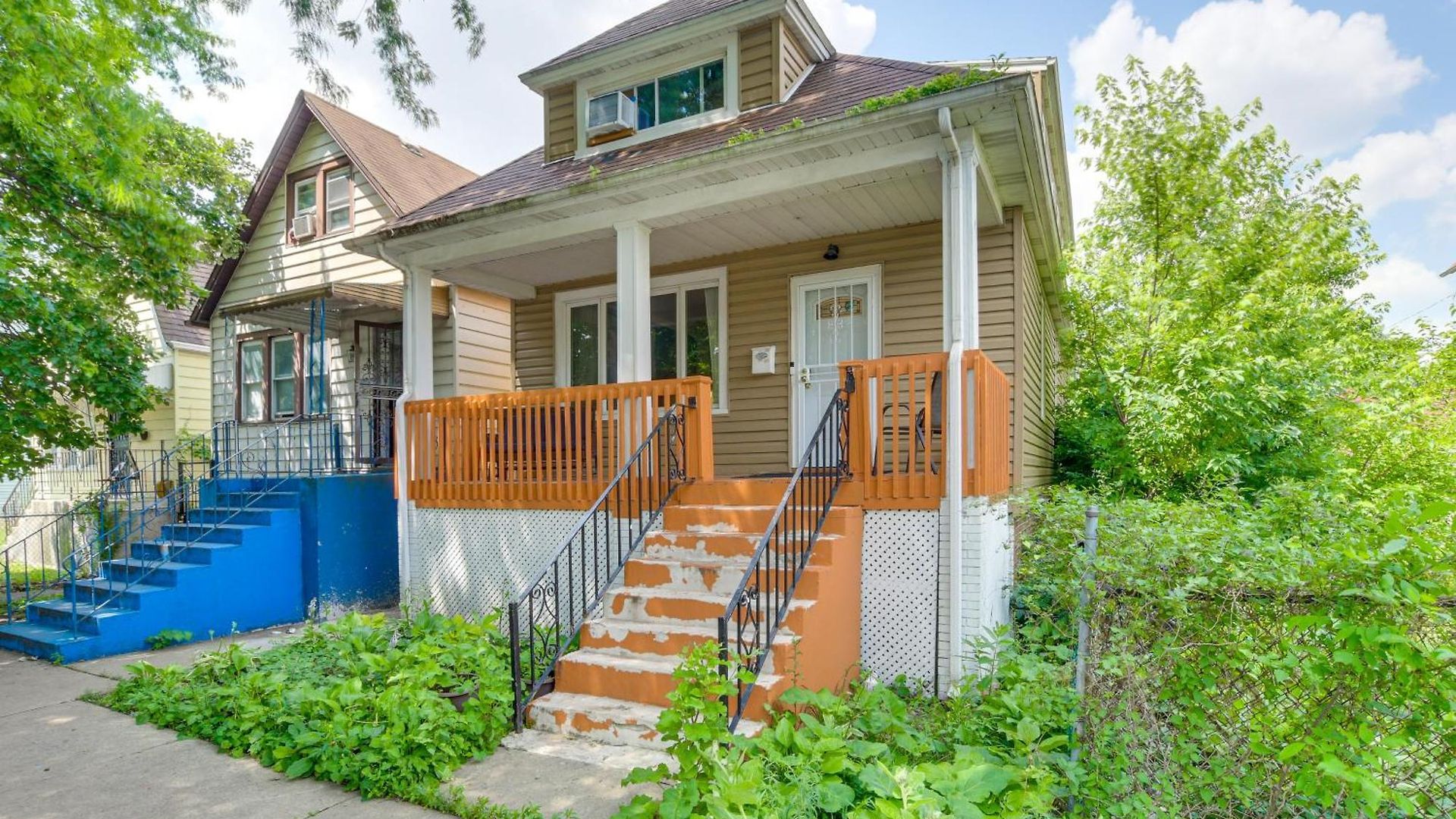 2 Mi To Rainbow Park: South Side Charmer! Apartment Chicago
