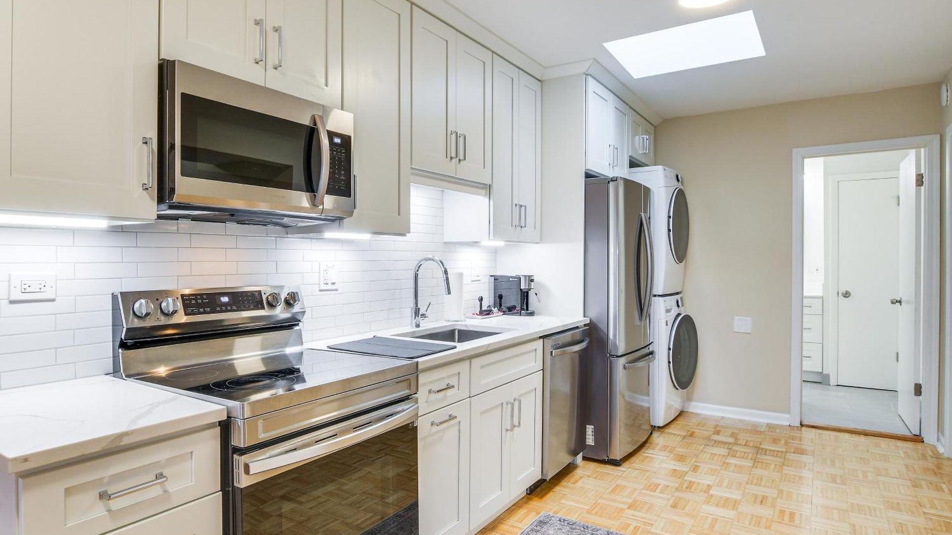 Steps To Shops & Eats: In Portage Park! * Chicago