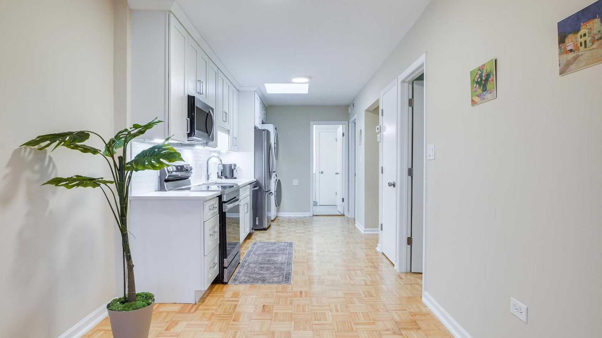 Steps To Shops & Eats: In Portage Park! Apartment Chicago