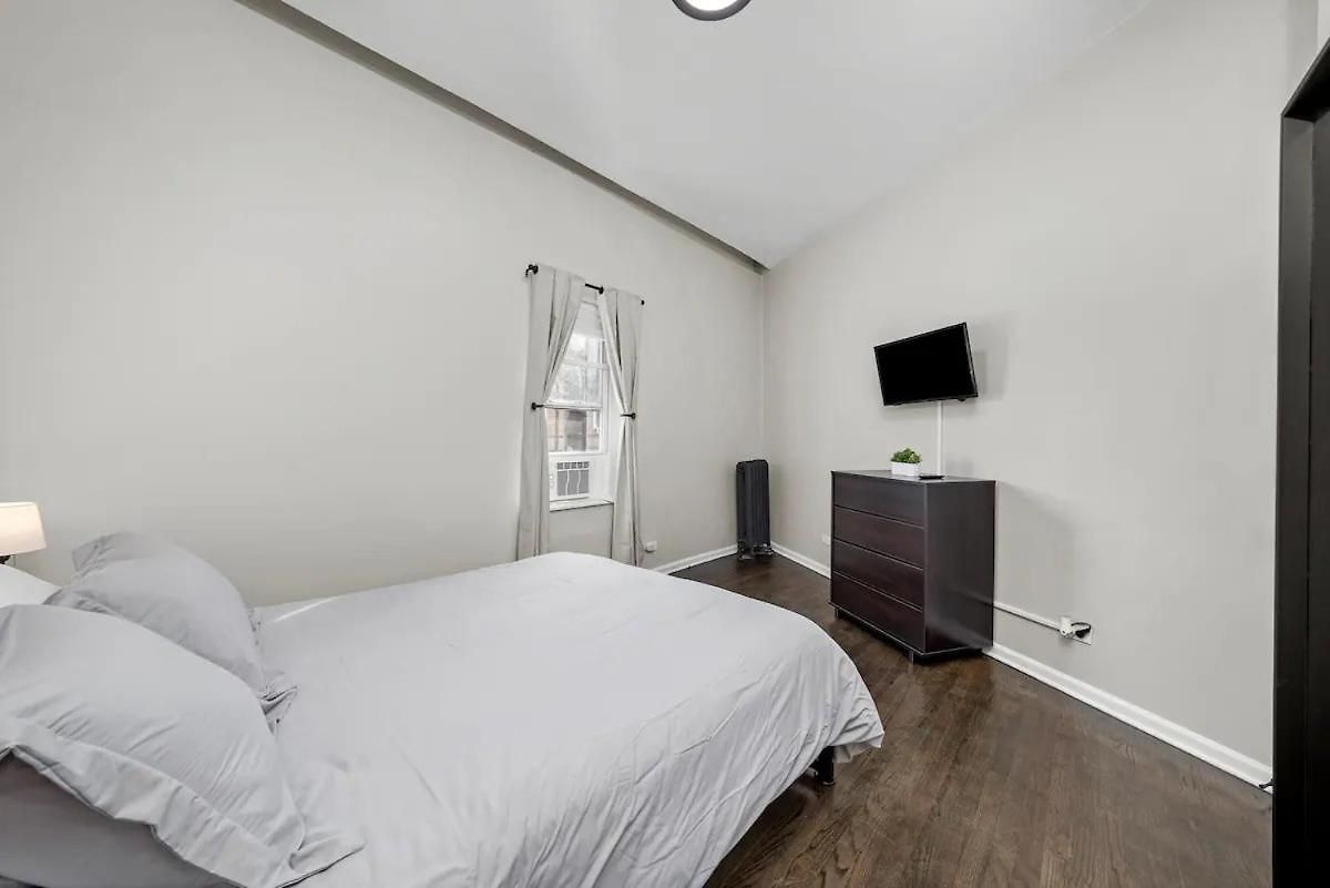 Cozy 1 Bedroom Near Logan Sq * Chicago