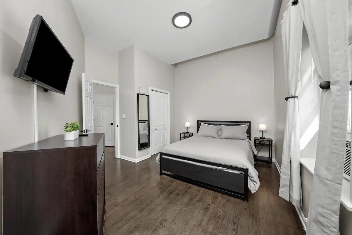 Cozy 1 Bedroom Near Logan Sq Apartment