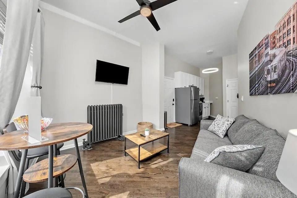 Cozy 1 Bedroom Near Logan Sq Chicago