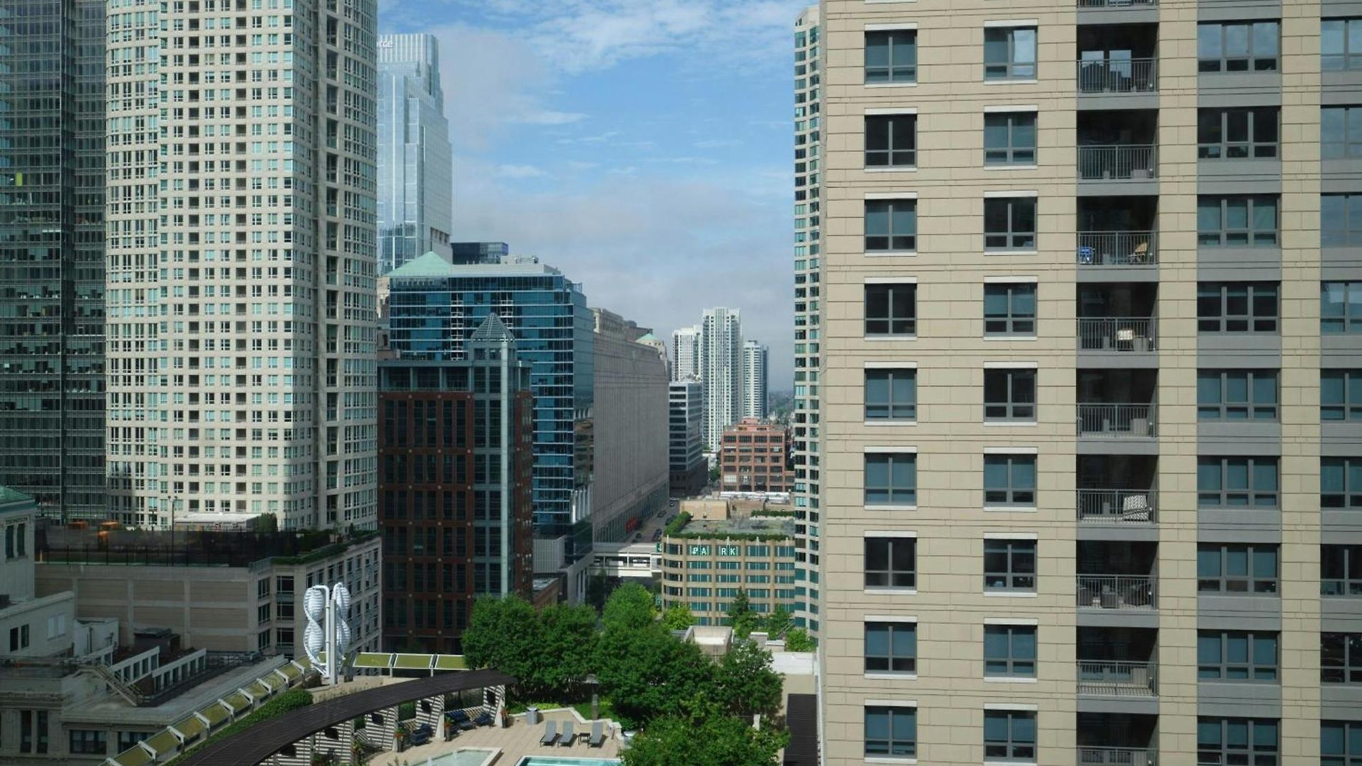 By Marriott Downtown/river North