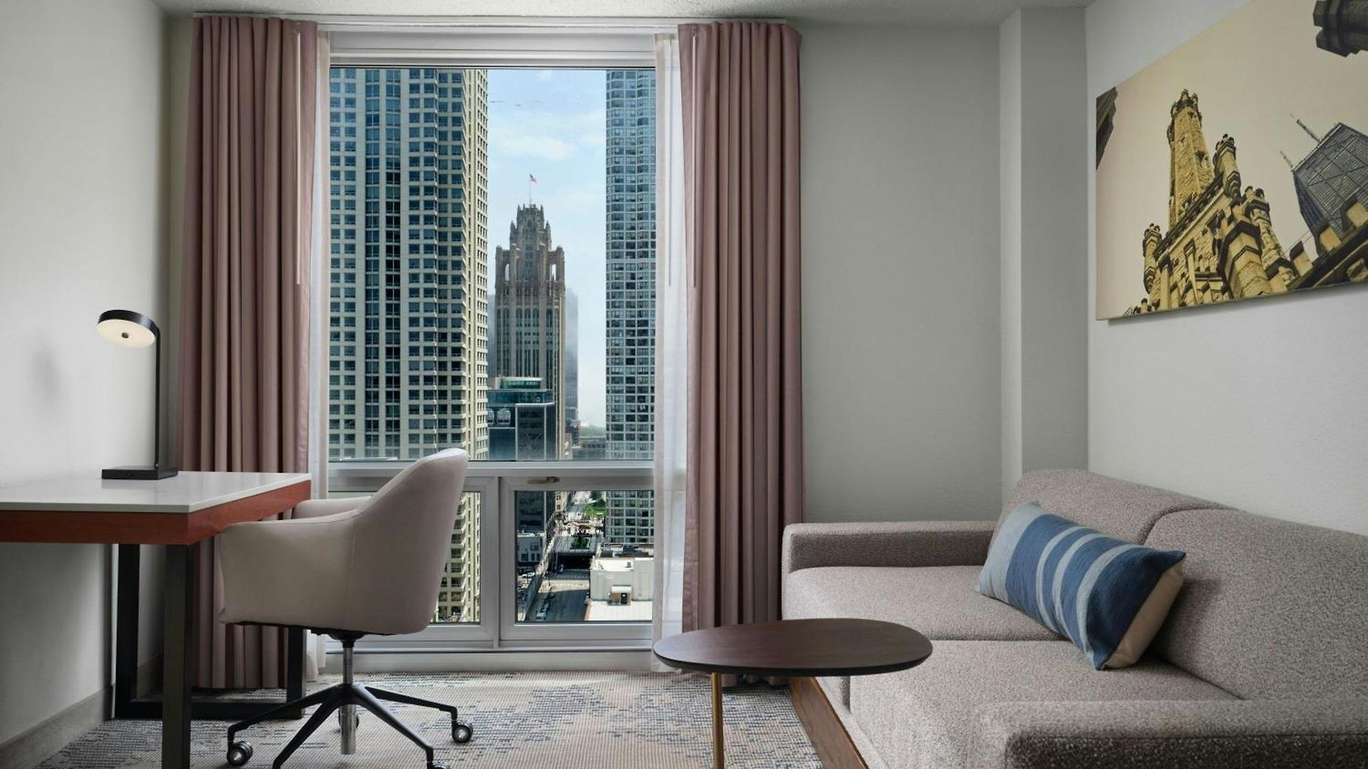 Hotel Springhill Downtown/river North 3*