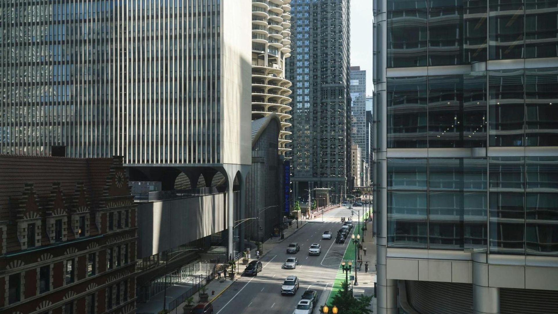 By Marriott Downtown/river North Chicago