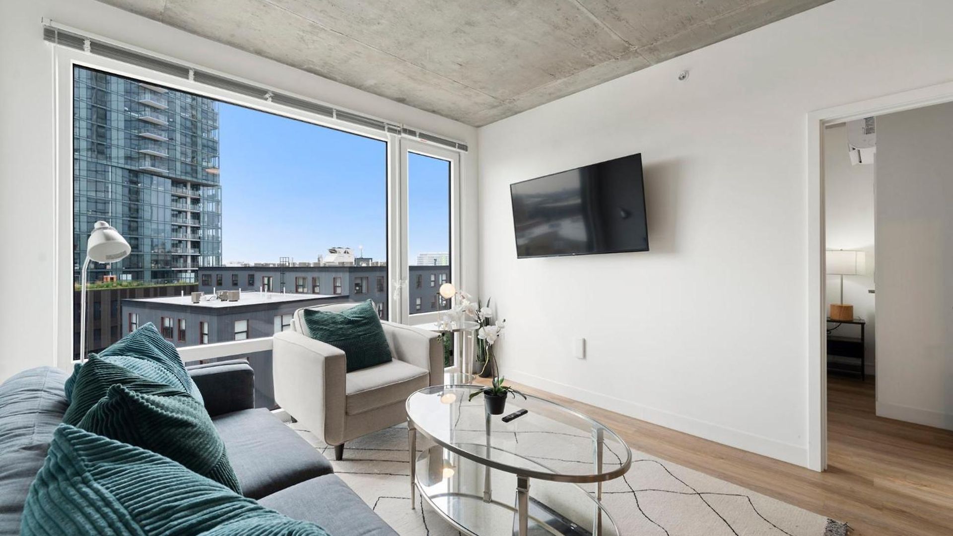 High-rise 4br W Views Comfort & Space Hotel Chicago