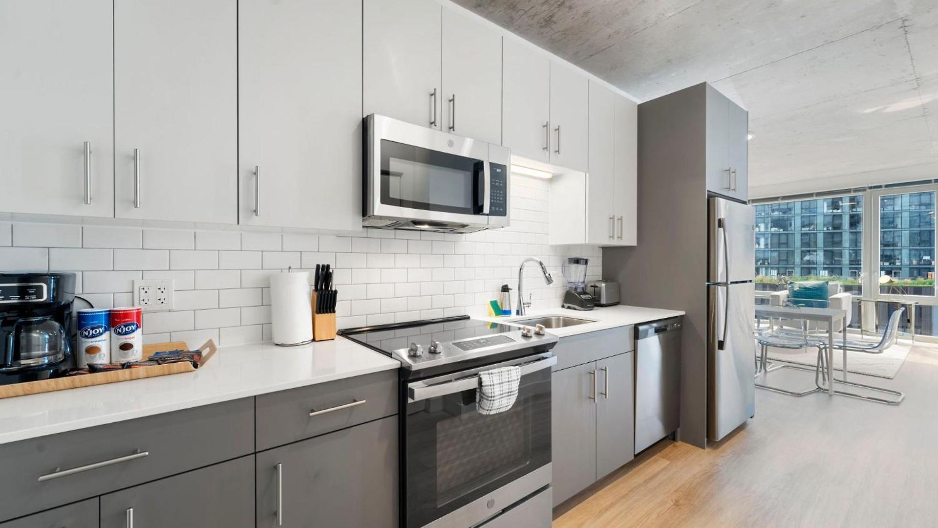 High-rise 4br W Views Comfort & Space