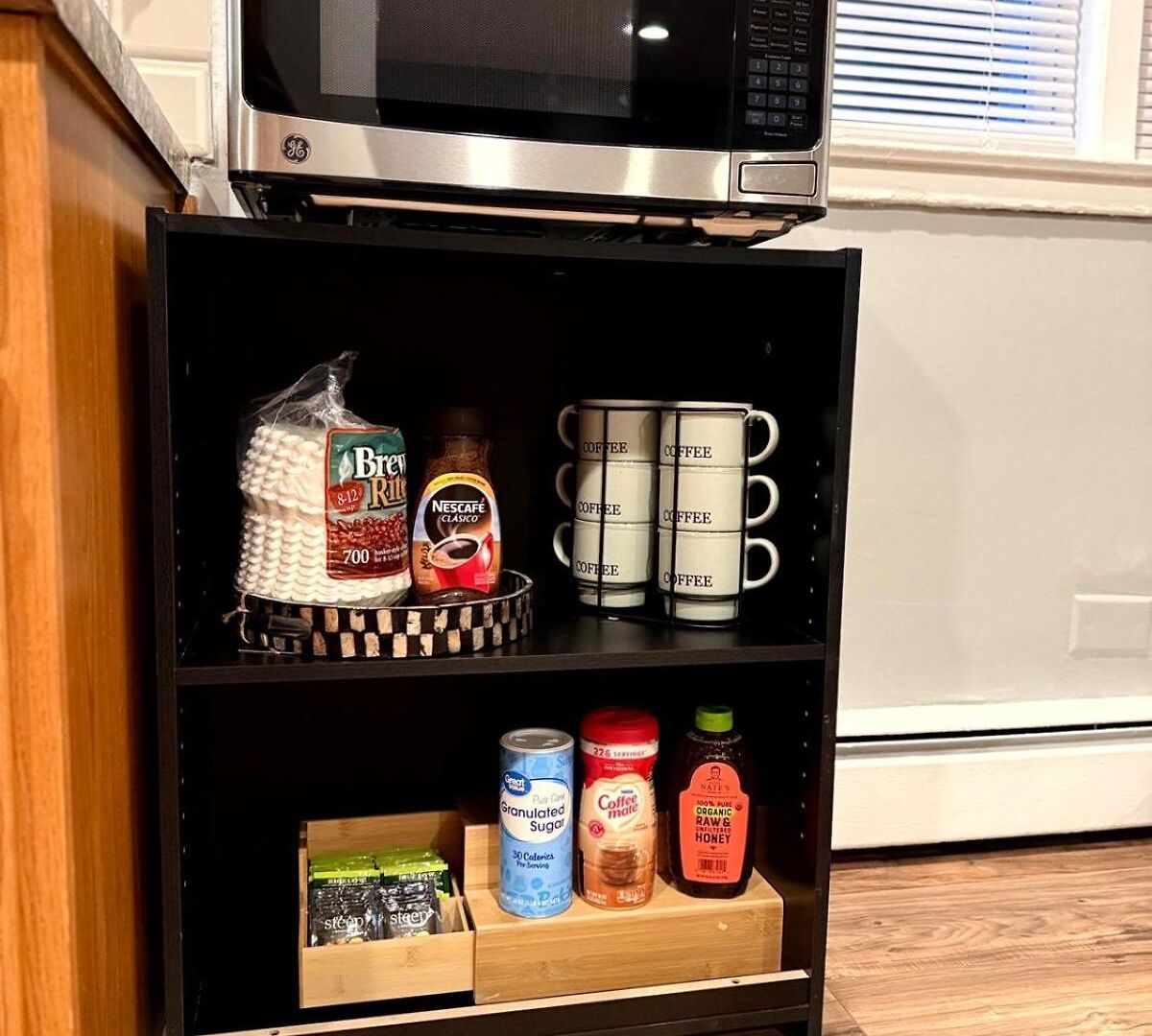 Cozy 1br Retreat Near Transit, Dining And Parking Apartment