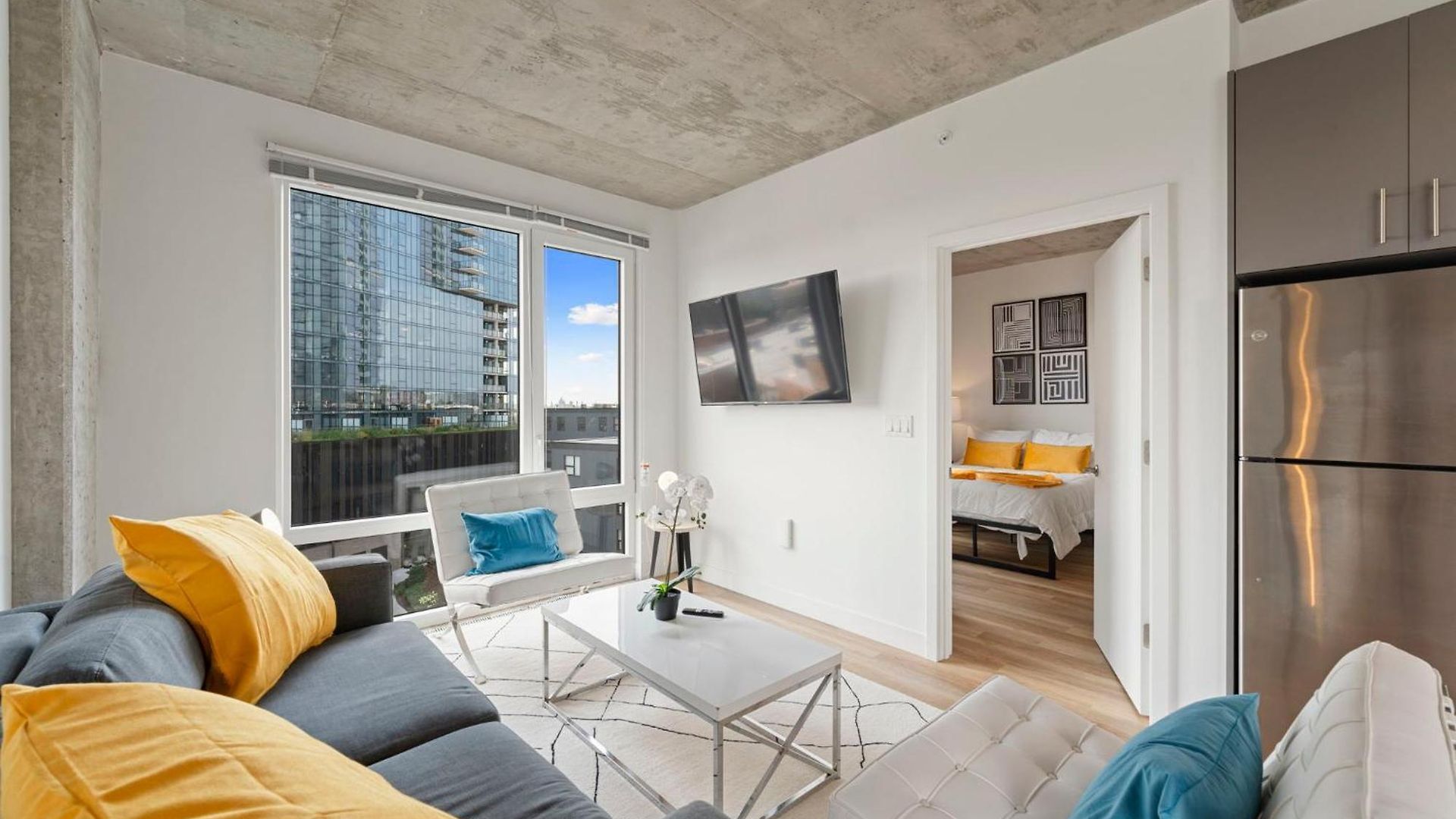 Hotel 2br Escape Bright Sleek Spacious