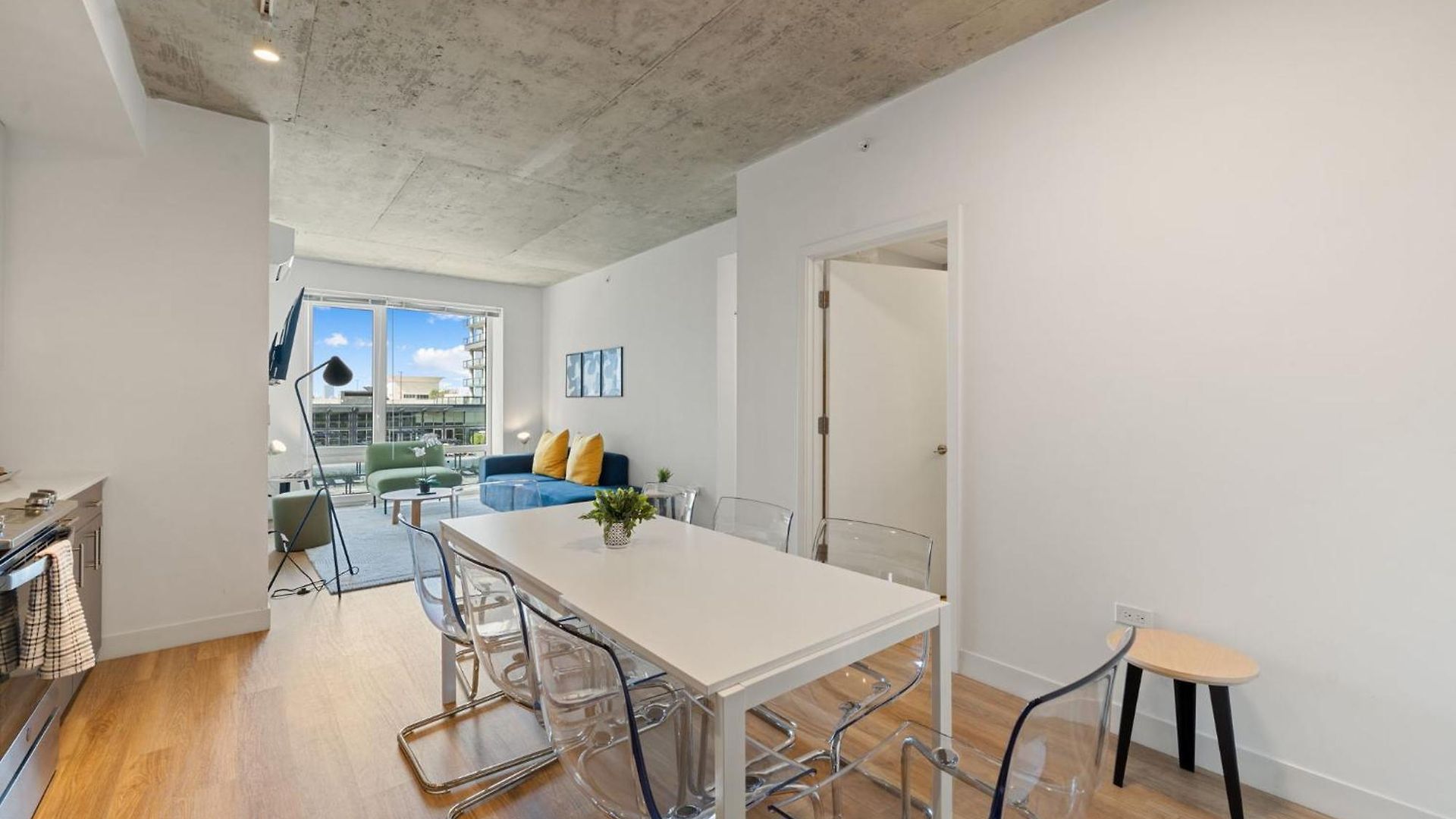 Hotel 3br Escape Bright Sleek Spacious