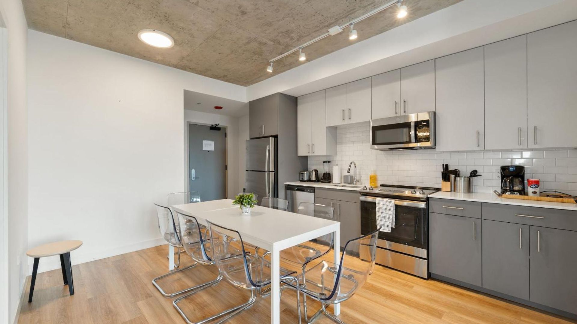 Hotel 3br Escape Bright Sleek Spacious