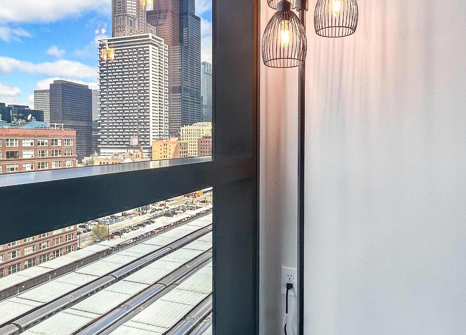 Apartment South Loop Rooftop With In & Out Parking 1 *