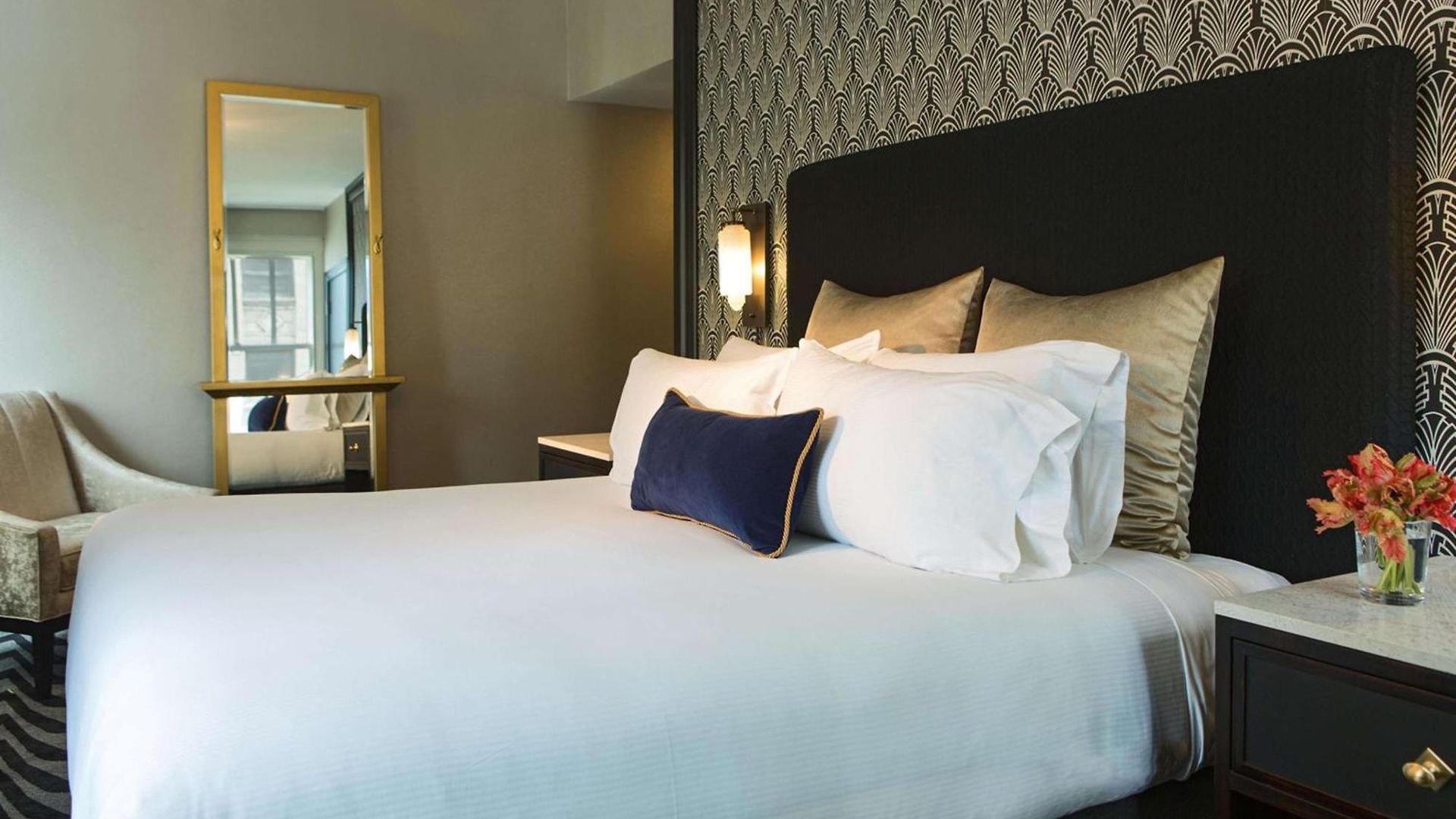 Hotel The Allegro Royal Sonesta Loop