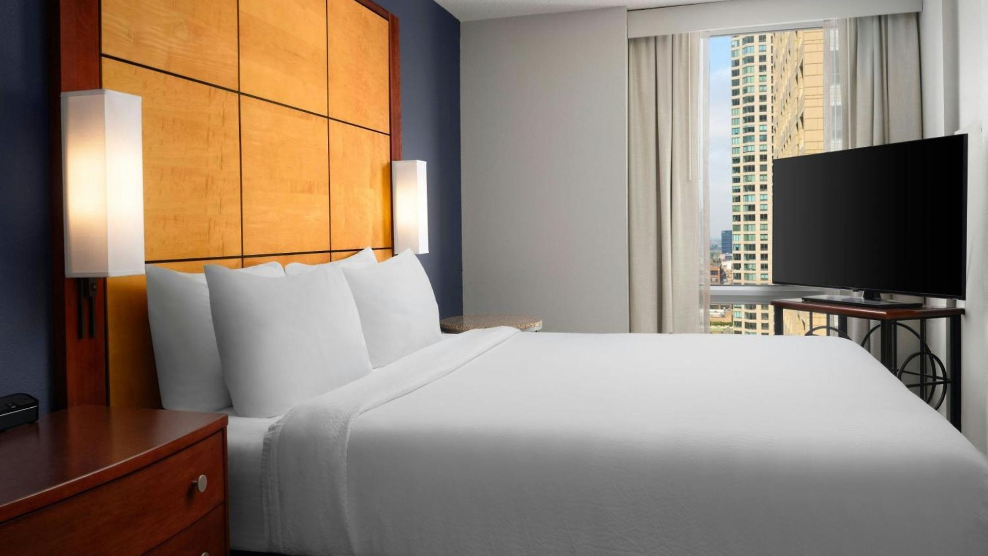 By Marriott Downtown/river North Hotel 3*