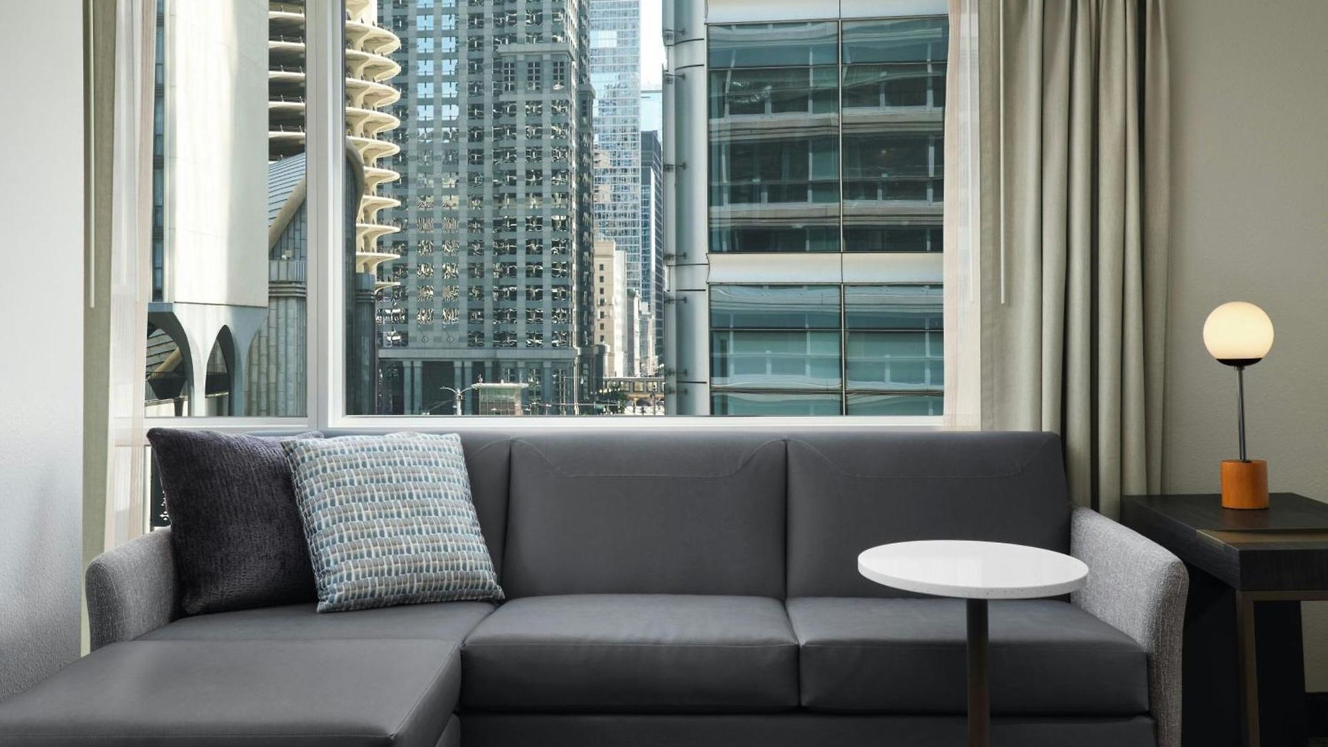 By Marriott Downtown/river North Hotel