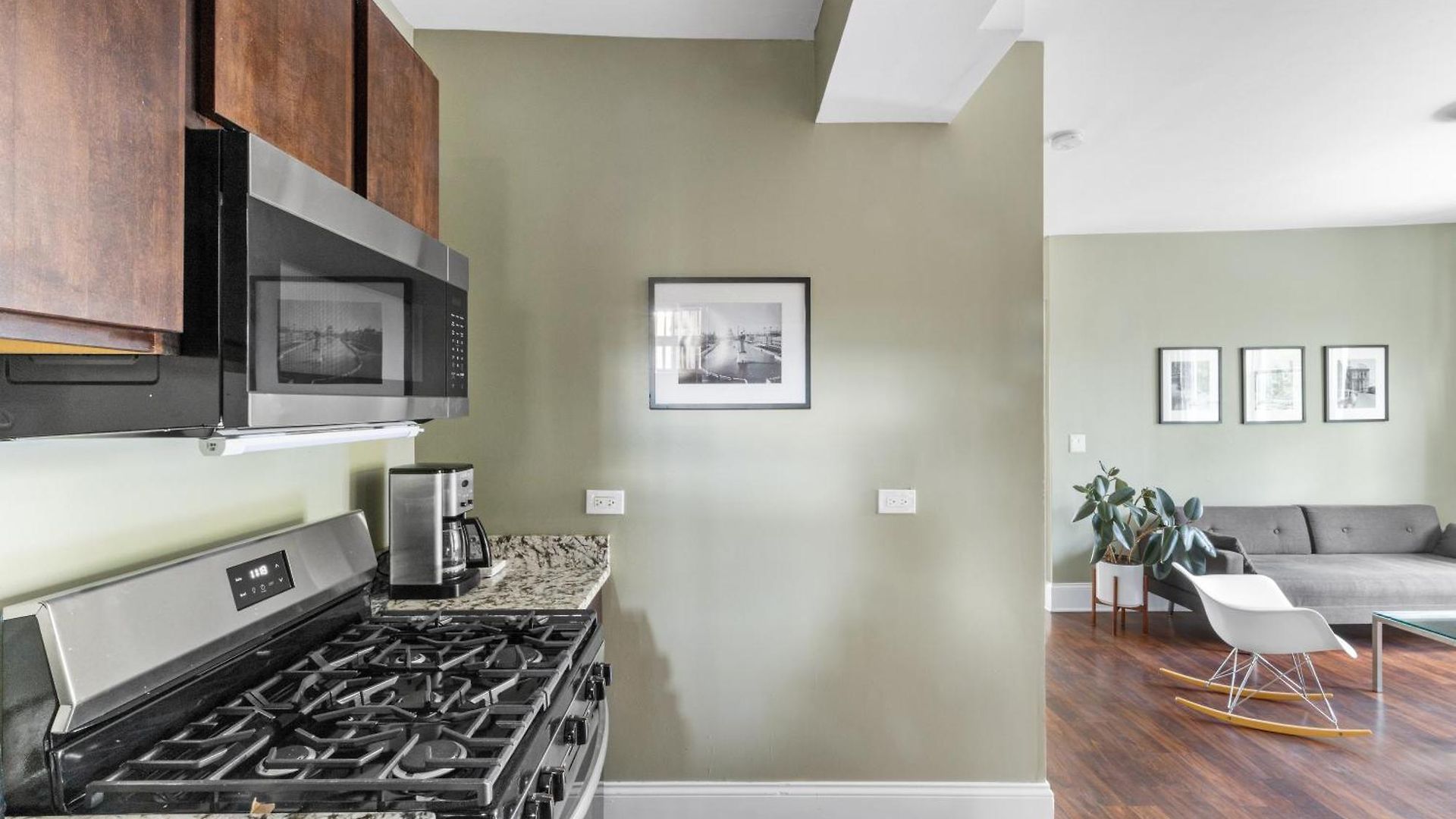 Aparthotel Private In Stylish Humboldt Park Retreat