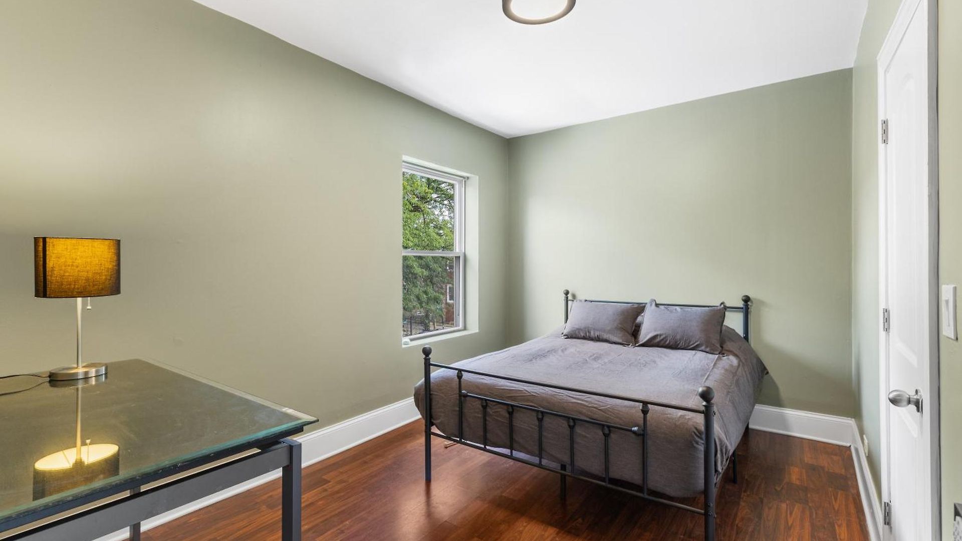 Private In Stylish Humboldt Park Retreat Aparthotel *