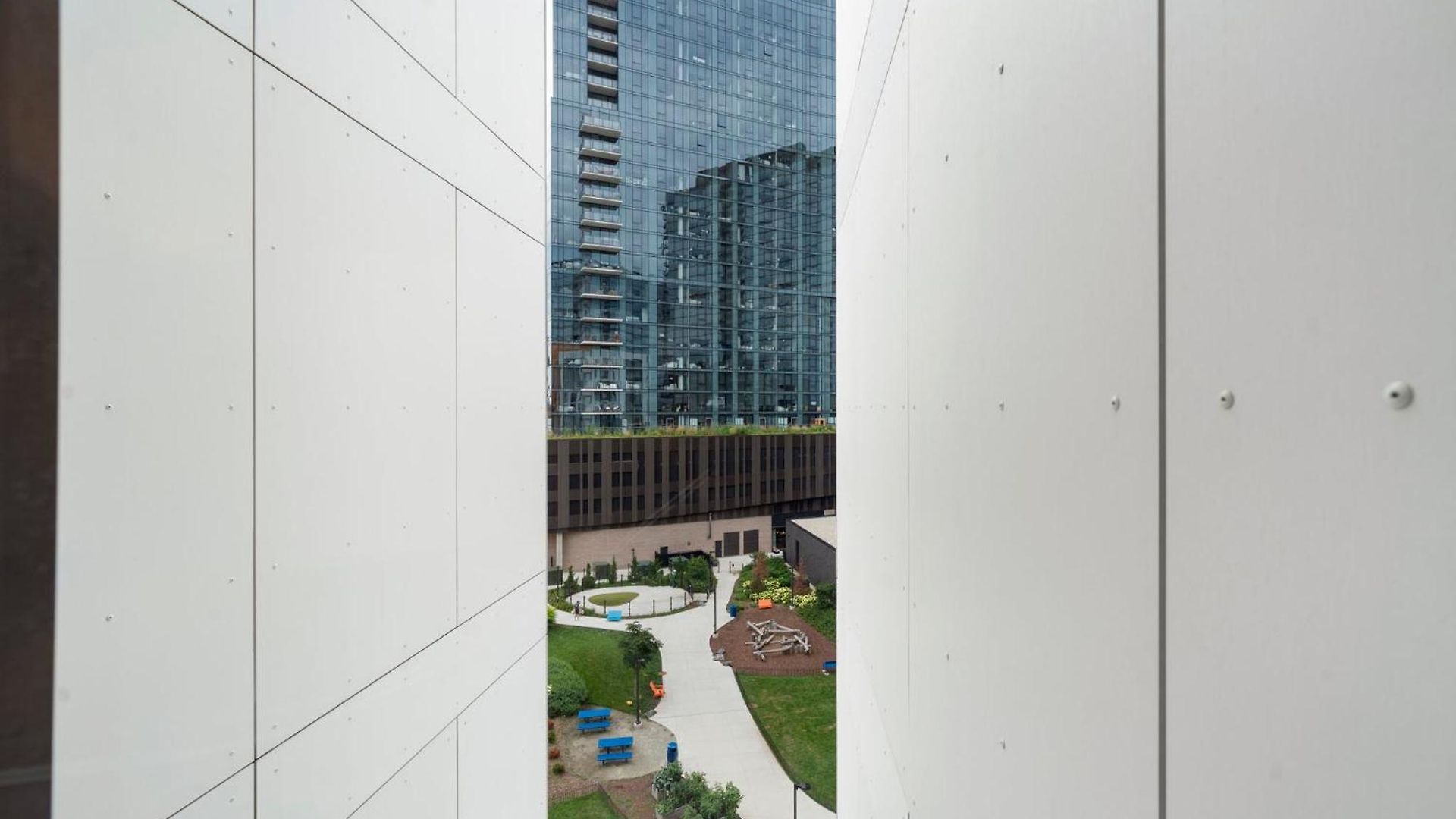 Hotel High-rise 4br W Views Comfort & Space Chicago