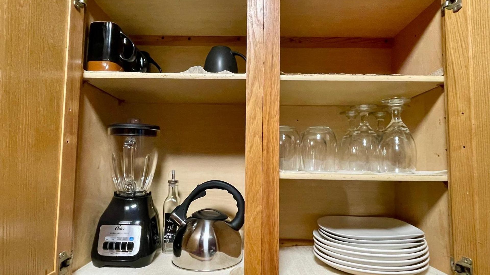 Fully Furnished 2br Near Oak Park I Utilities Included I Car Available Apartment *