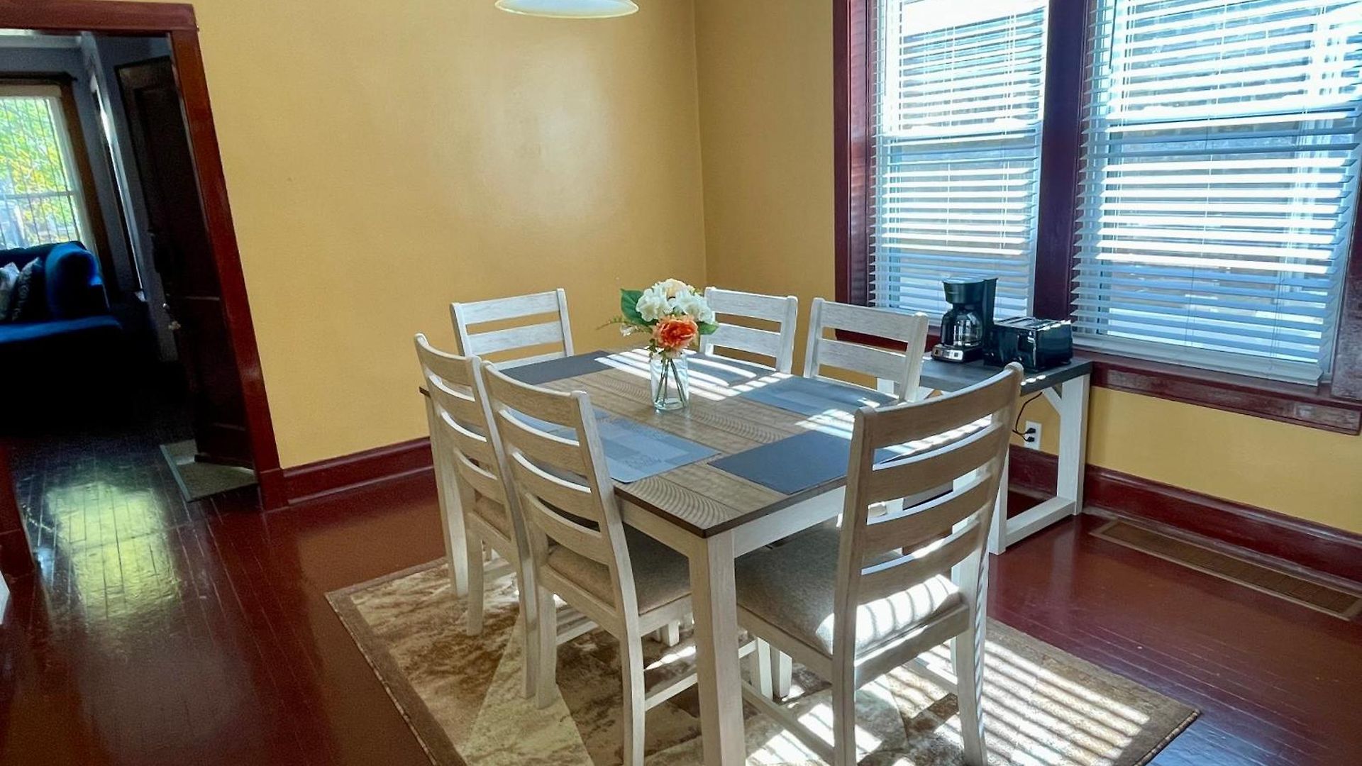 Fully Furnished 2br Near Oak Park I Utilities Included I Car Available
