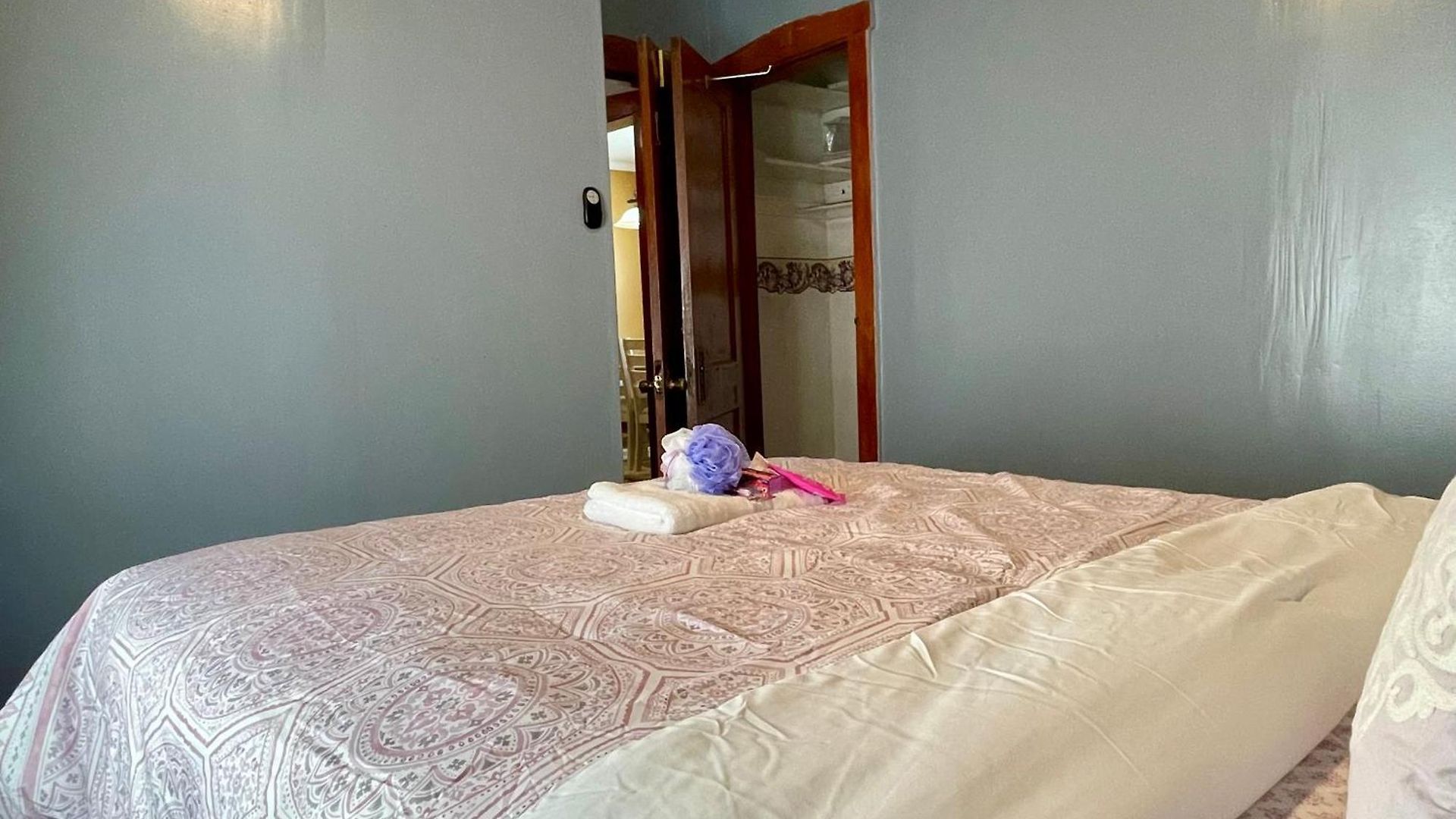 Fully Furnished 2br Near Oak Park I Utilities Included I Car Available * Chicago