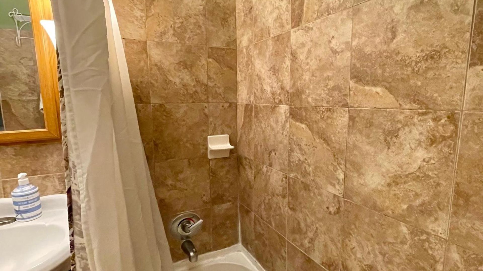 Apartment Fully Furnished 2br Near Oak Park I Utilities Included I Car Available Chicago