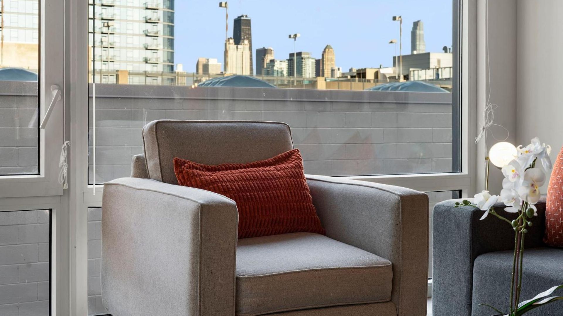 Corporate-friendly 4br Stylish &