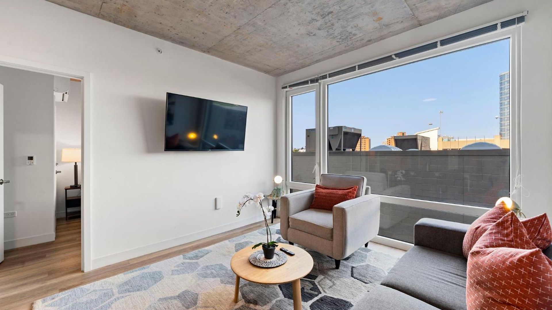 Corporate-friendly 4br Stylish & Hotel