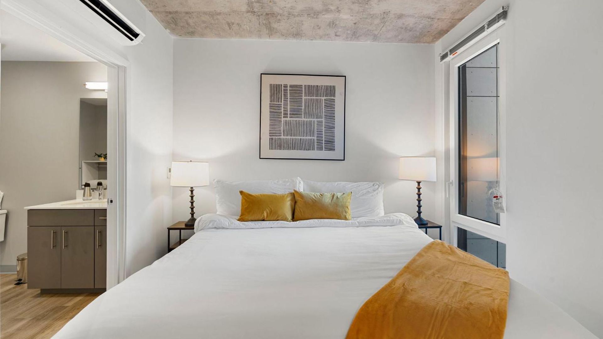 Hotel Corporate-friendly 4br Stylish & Chicago