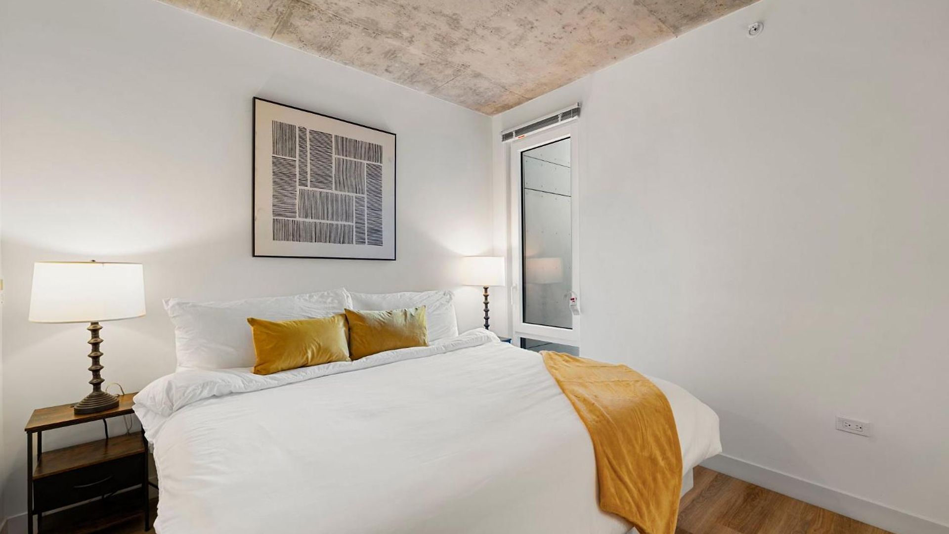 Hotel Corporate-friendly 4br Stylish & Chicago
