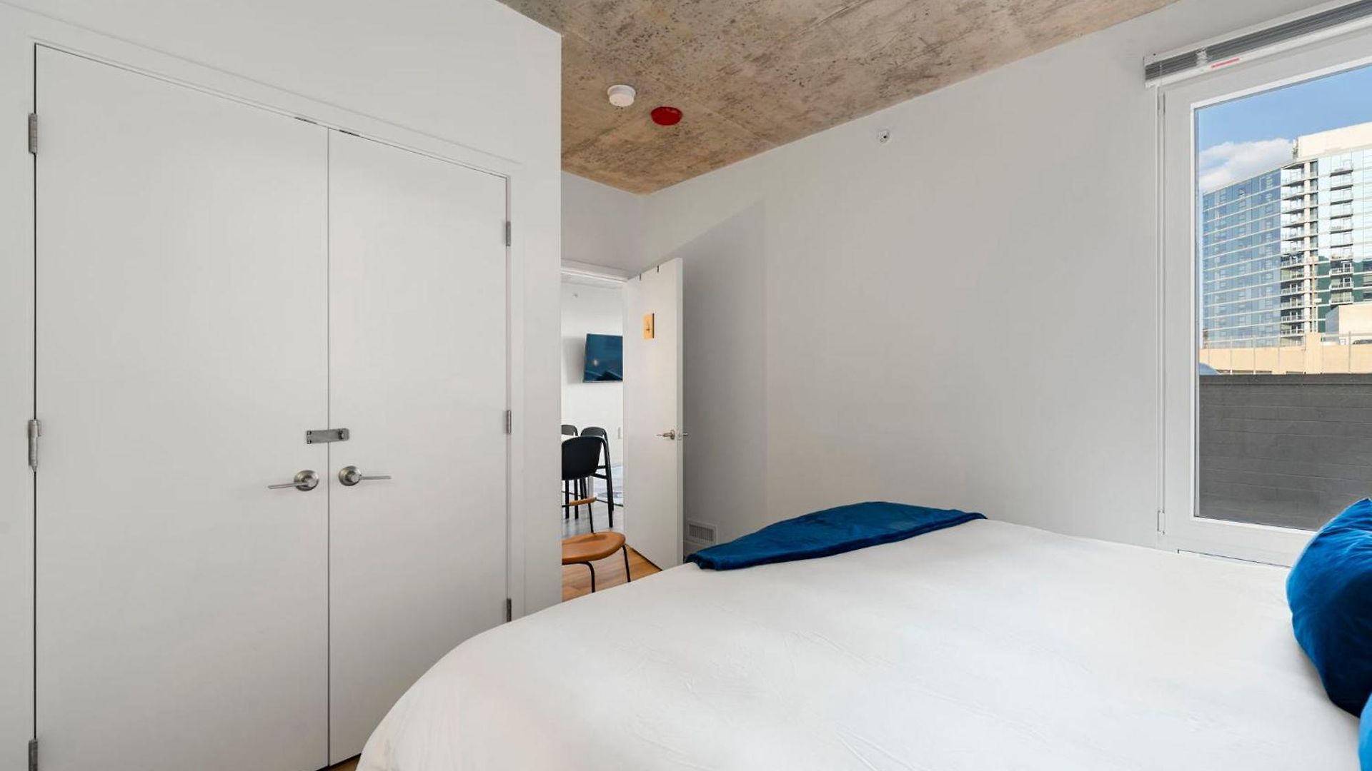 Hotel Corporate-friendly 4br Stylish & Chicago