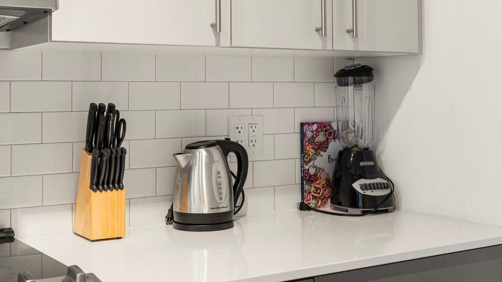 Corporate-friendly 4br Stylish & Hotel