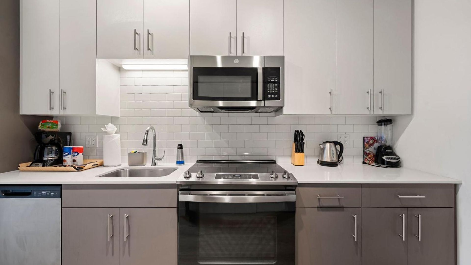Corporate-friendly 4br Stylish & * Chicago