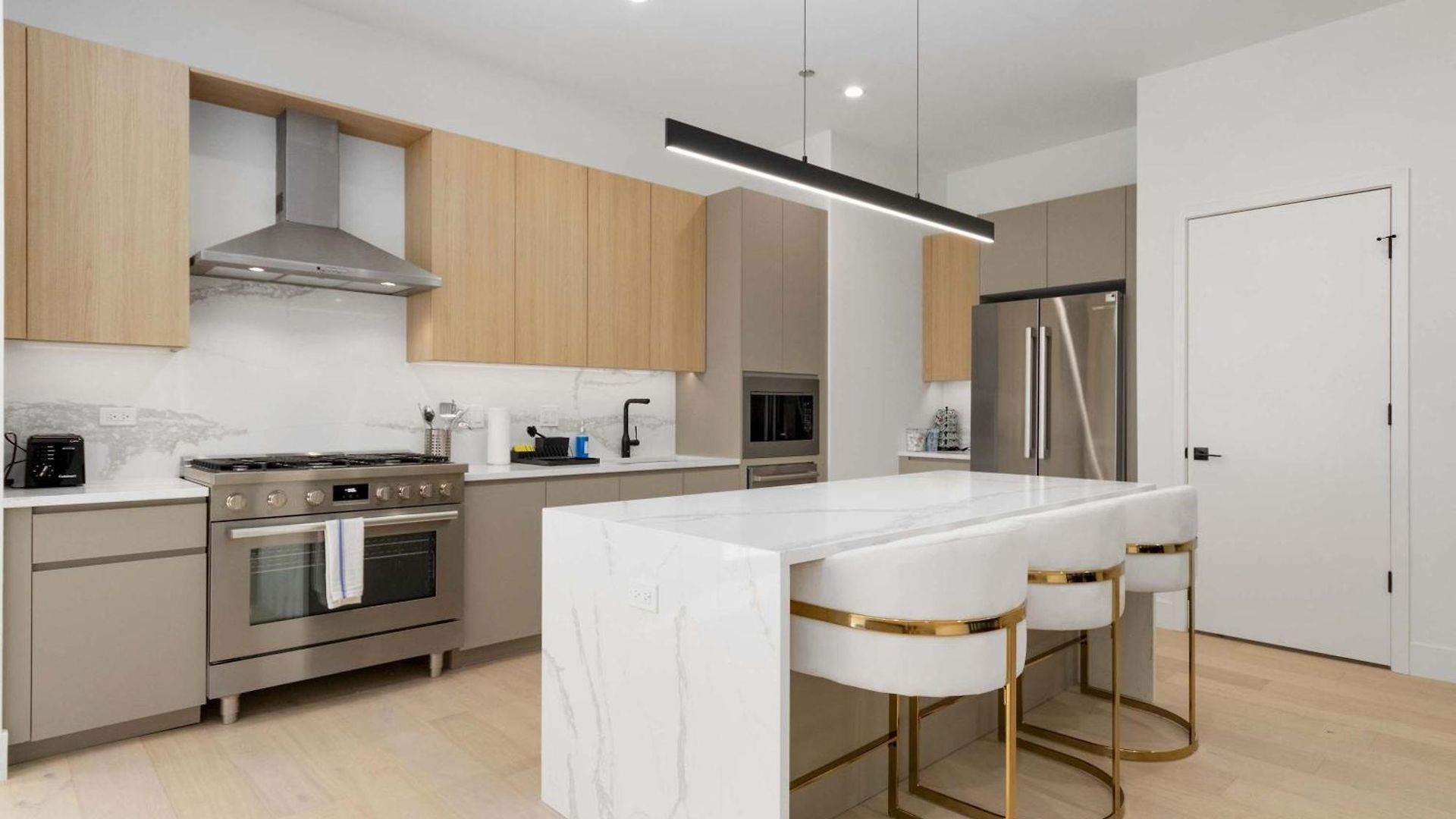 River North Private Deck With In And Out Parking Apartment Chicago
