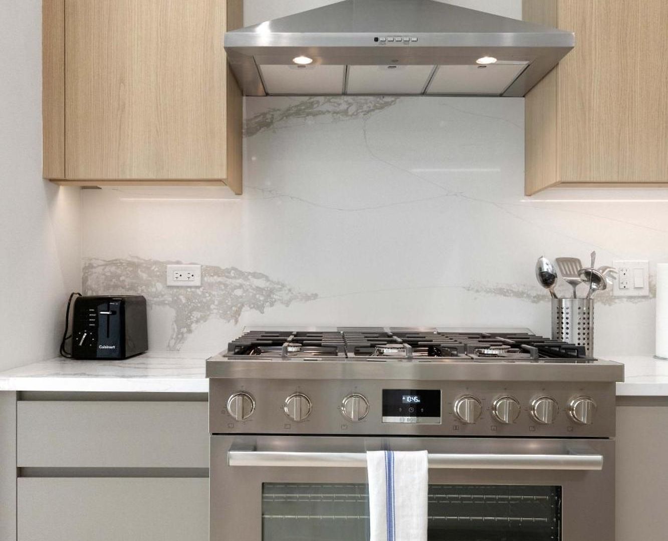 River North Private Deck With In And Out Parking Apartment Chicago