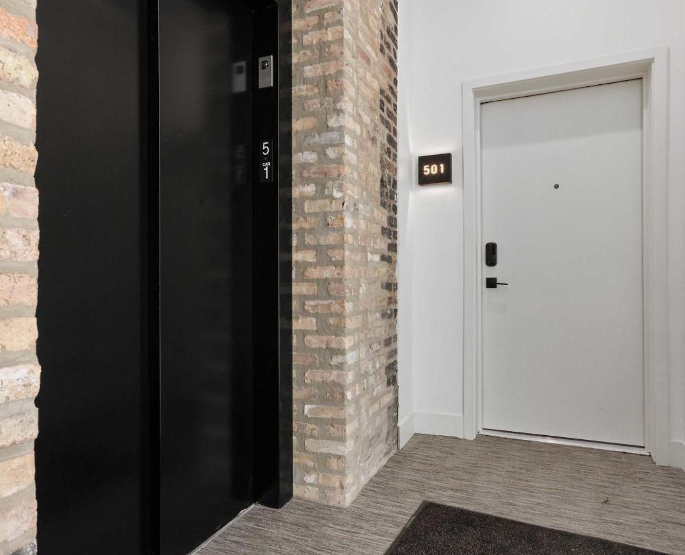River North Private Deck With In And Out Parking