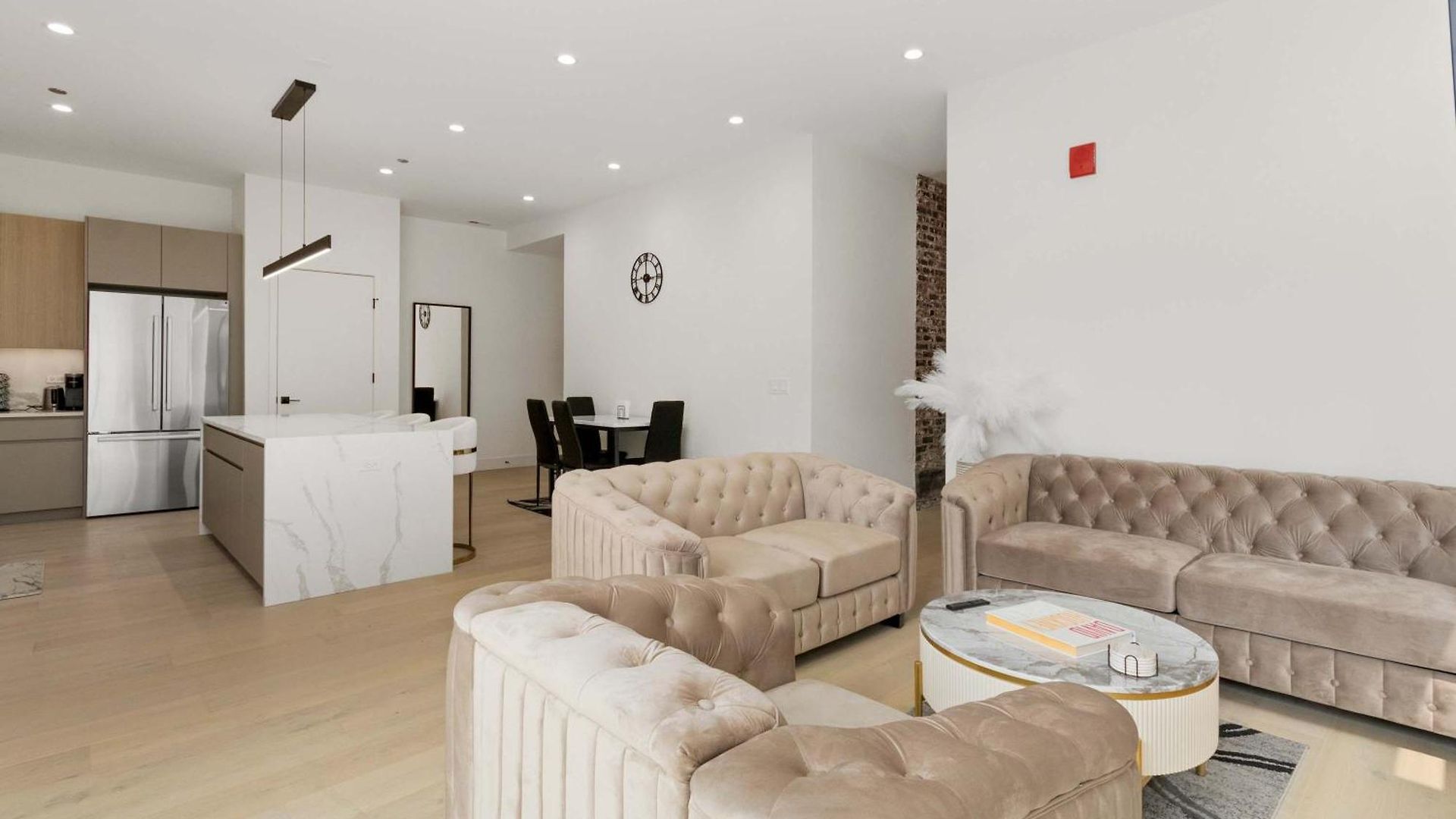 River North Private Deck With In And Out Parking * Chicago