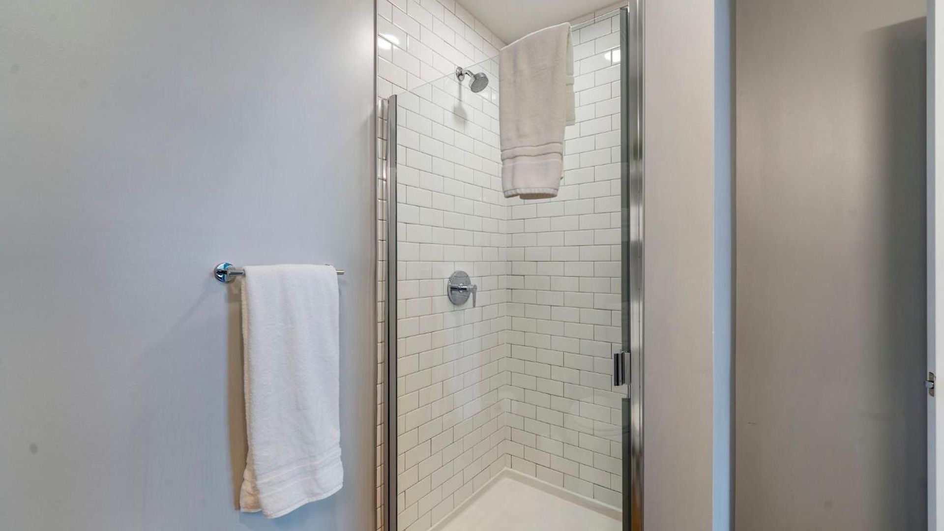 Chic 4-bedroom With Skyline Views & Amenities Hotel Chicago
