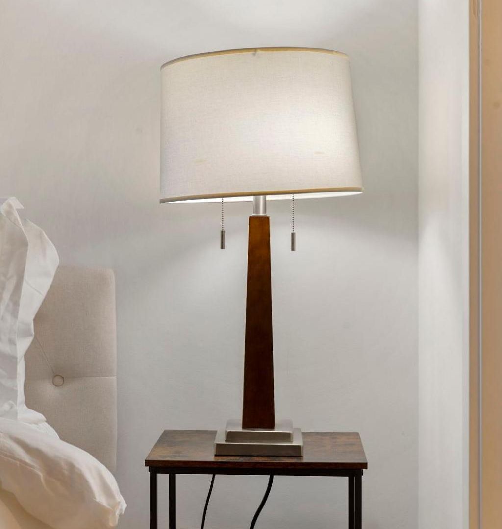 Chic 4-bedroom With Skyline Views & Amenities