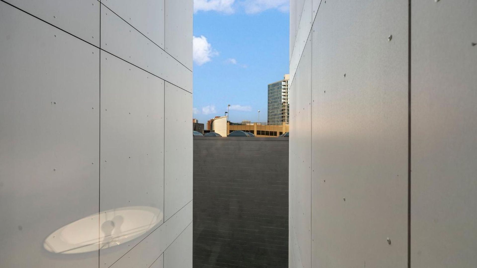 Hotel Chic 4-bedroom With Skyline Views & Amenities *