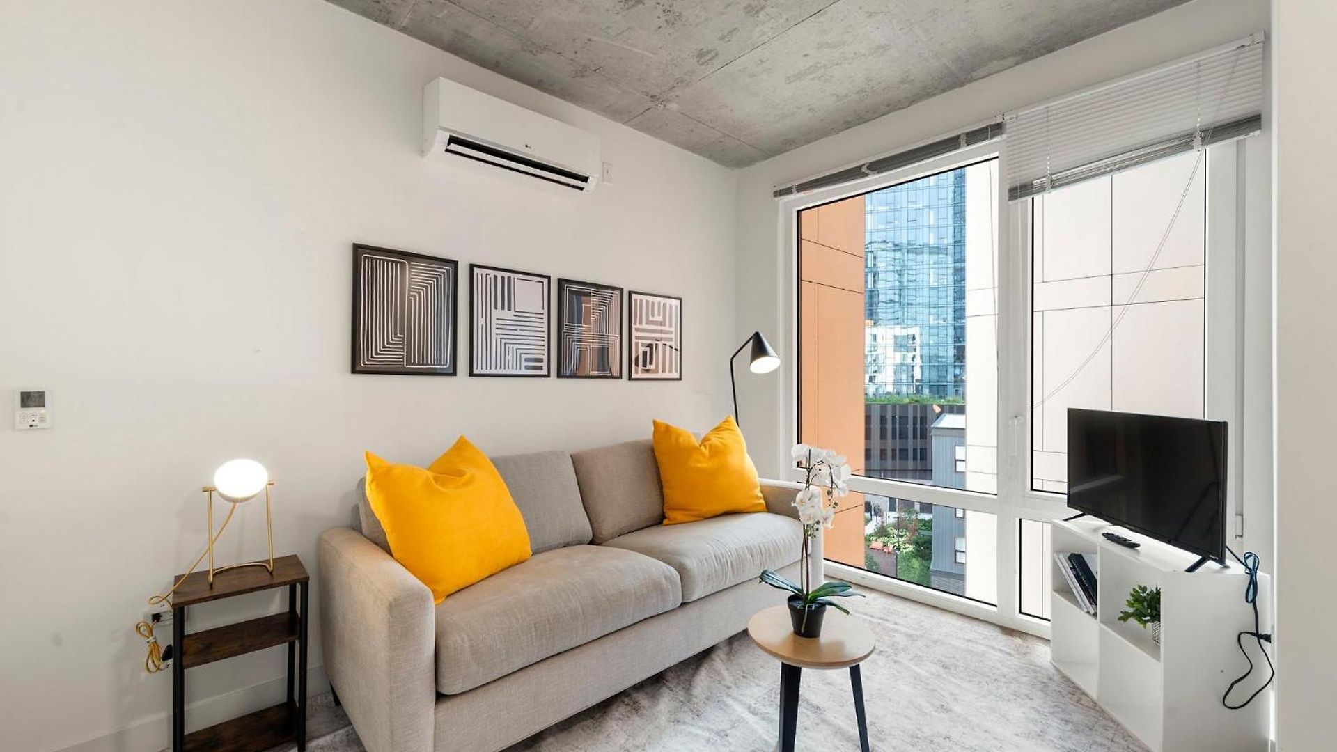 Escape Bright Sleek & Modern Hotel