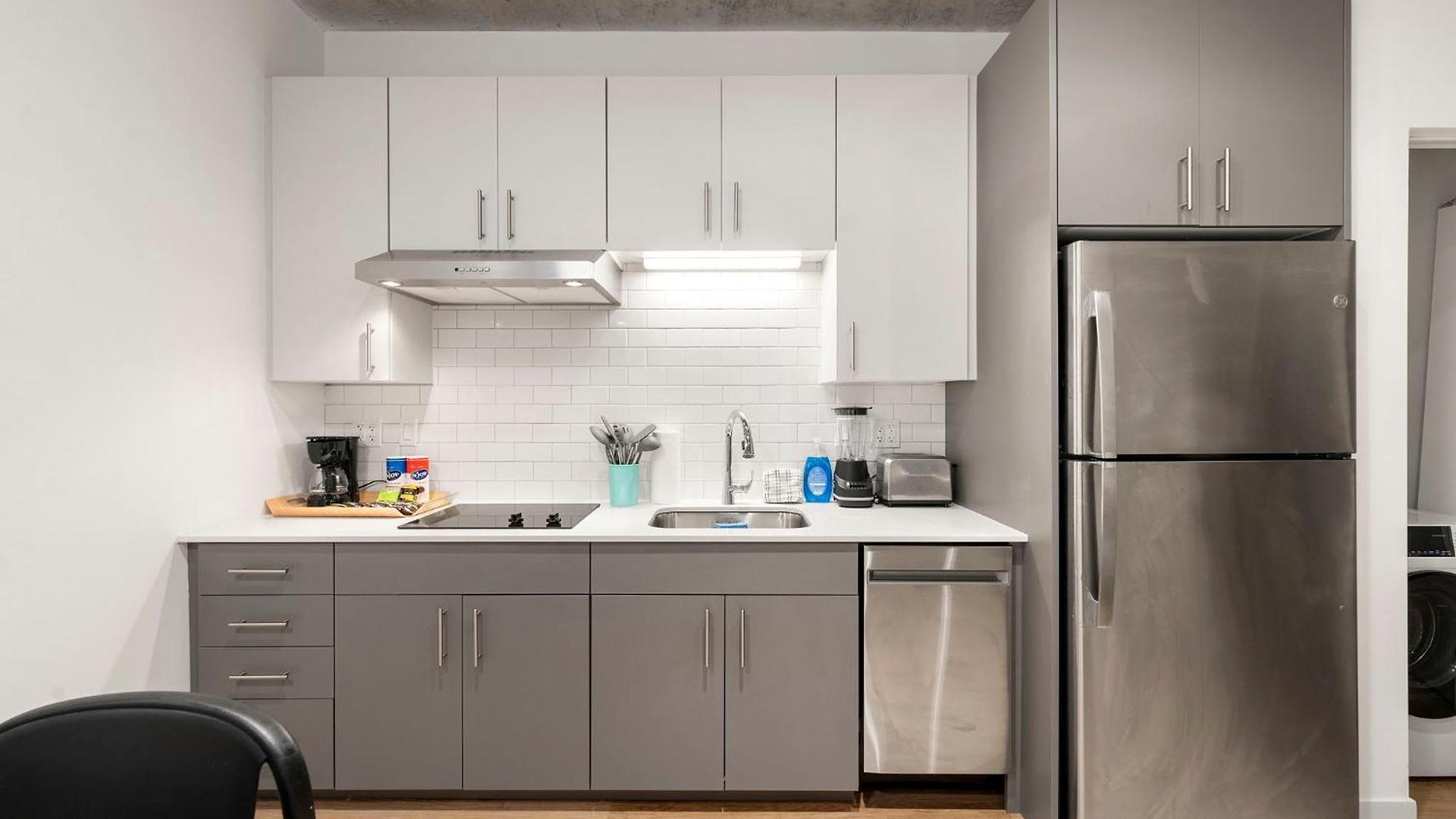 Hotel Escape Bright Sleek & Modern