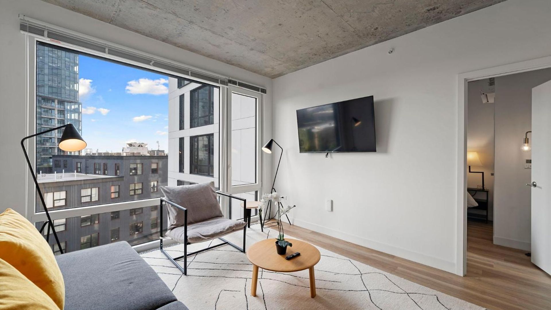 4br Modern Gem Sleek Bright & Hotel *