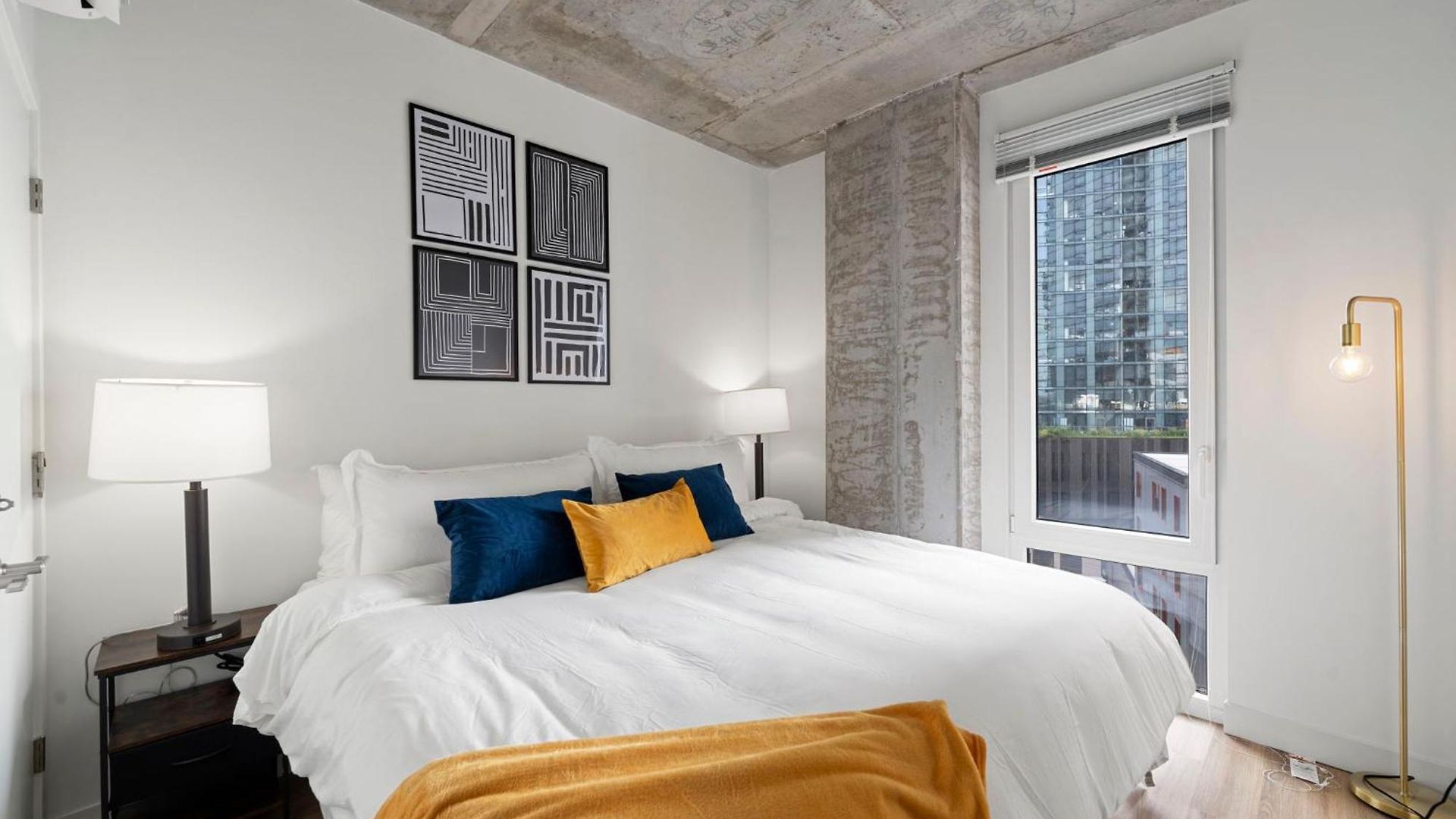 4br Modern Gem Sleek Bright &