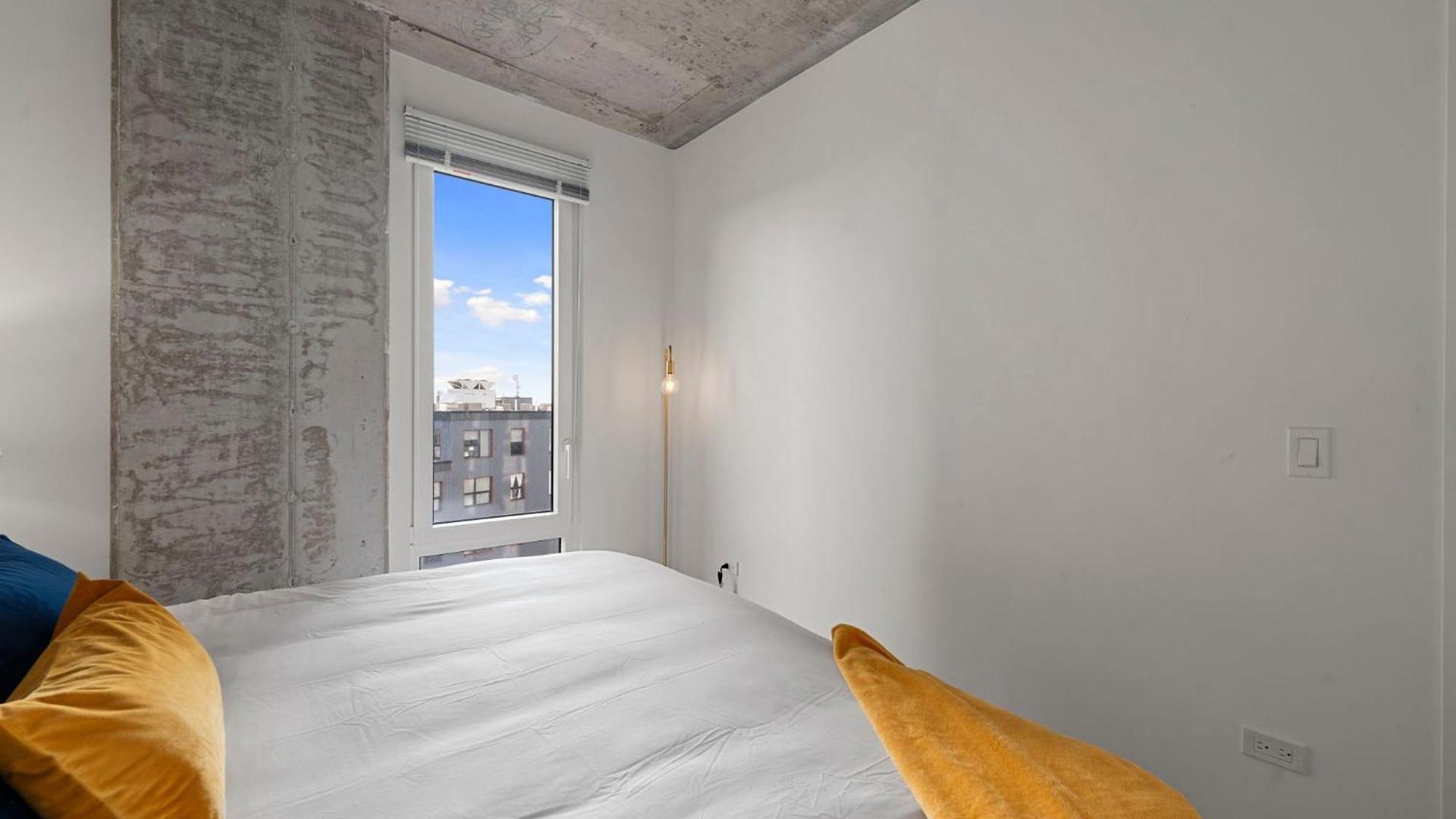 Hotel 4br Modern Gem Sleek Bright & *