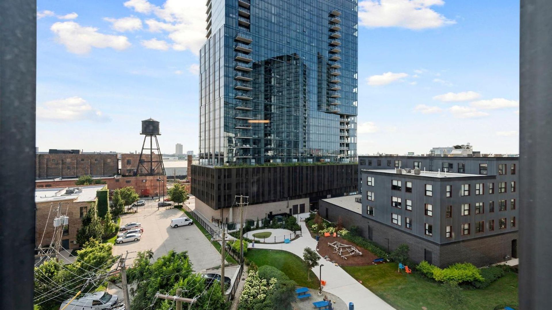 4br Modern Gem Sleek Bright & Hotel Chicago