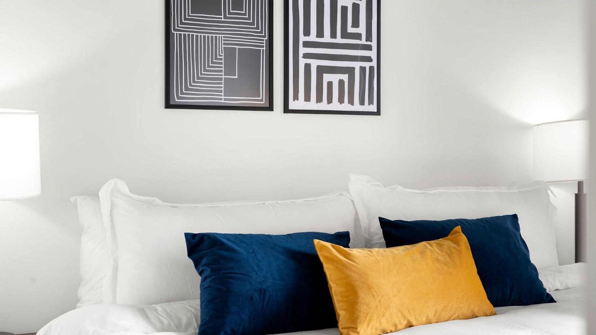 4br Modern Gem Sleek Bright & Chicago