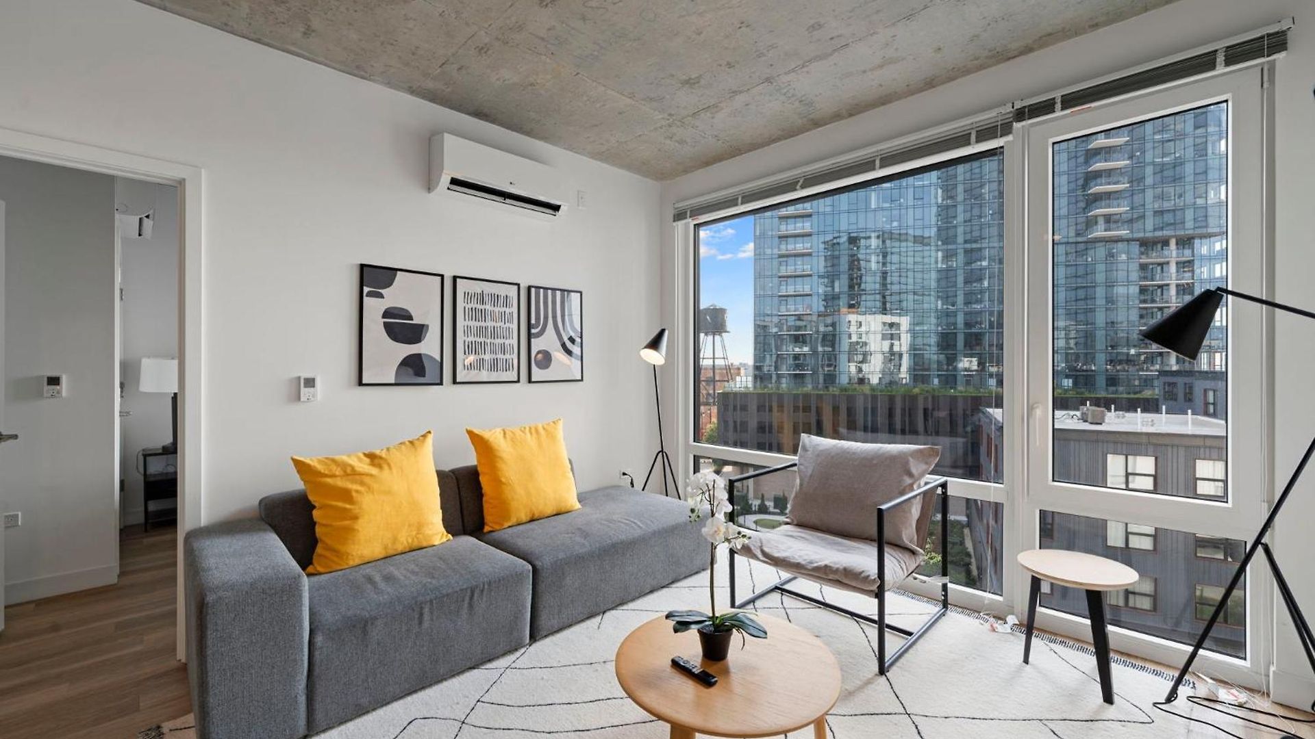 Hotel 4br Modern Gem Sleek Bright &